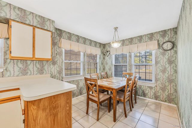 11 Gazebo Lane, Holtsville, NY 11742