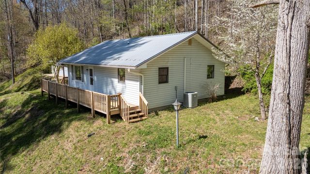 5381 State HWY 197 S Highway 3, Burnsville, NC 28714