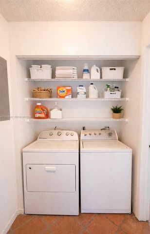 1045 NW 126th Pl, Miami, FL 33182