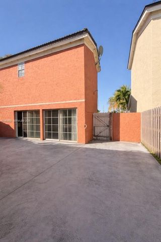 1045 NW 126th Pl, Miami, FL 33182