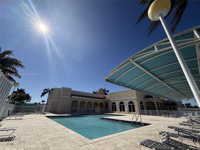 1045 NW 126th Pl, Miami, FL 33182