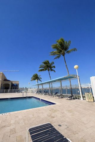 1045 NW 126th Pl, Miami, FL 33182