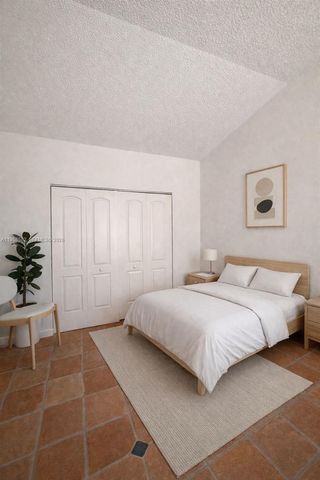 1045 NW 126th Pl, Miami, FL 33182