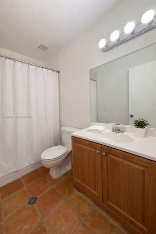 1045 NW 126th Pl, Miami, FL 33182