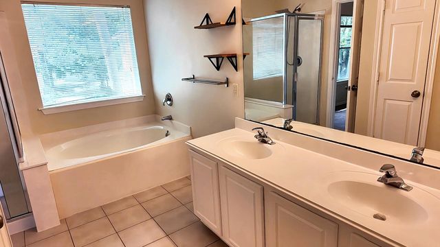 39 S Camellia Grove Circle, The Woodlands, TX 77382