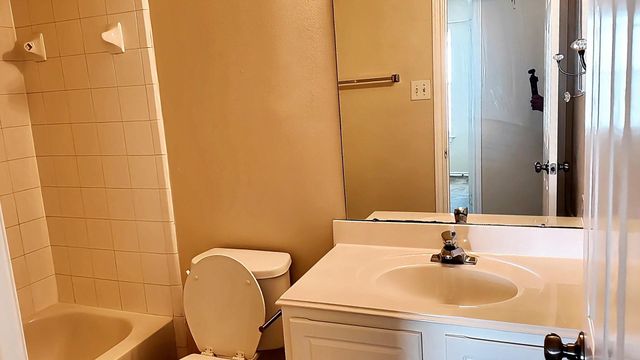 39 S Camellia Grove Circle, The Woodlands, TX 77382