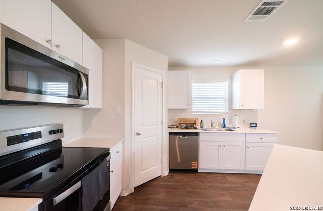 7323 PERSEUS BRK, San Antonio, TX 78252