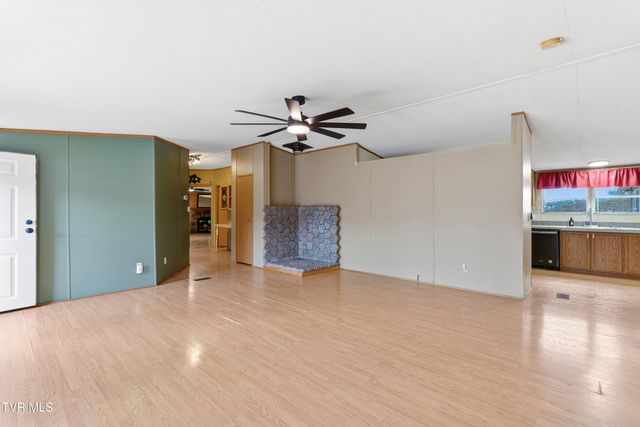 120 Rocky Point Road, Midway, TN 37809