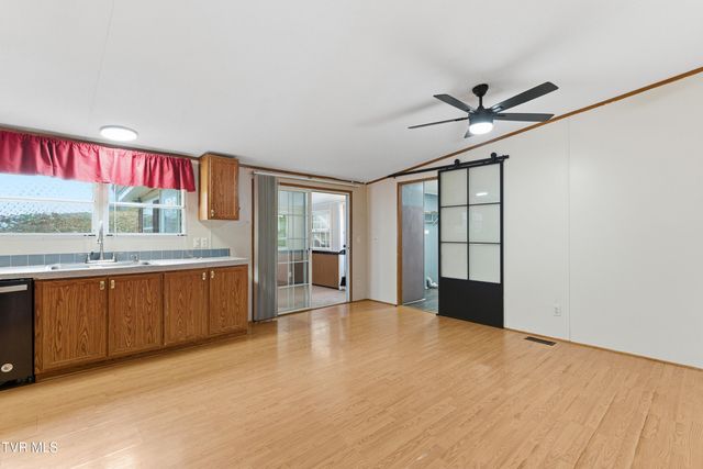 120 Rocky Point Road, Midway, TN 37809