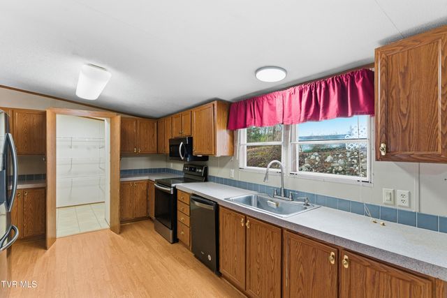 120 Rocky Point Road, Midway, TN 37809