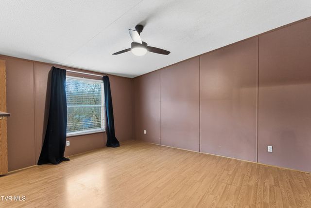 120 Rocky Point Road, Midway, TN 37809