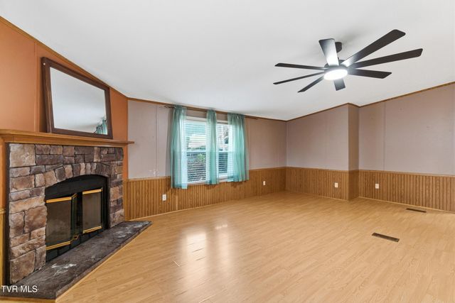 120 Rocky Point Road, Midway, TN 37809