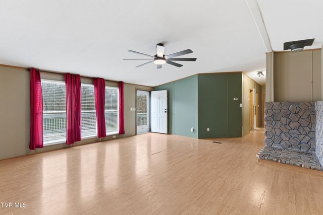 120 Rocky Point Road, Midway, TN 37809