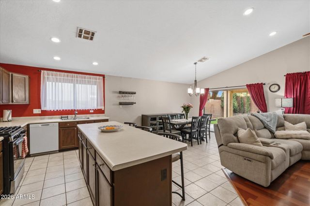 8830 W SALTER Drive, Peoria, AZ 85382
