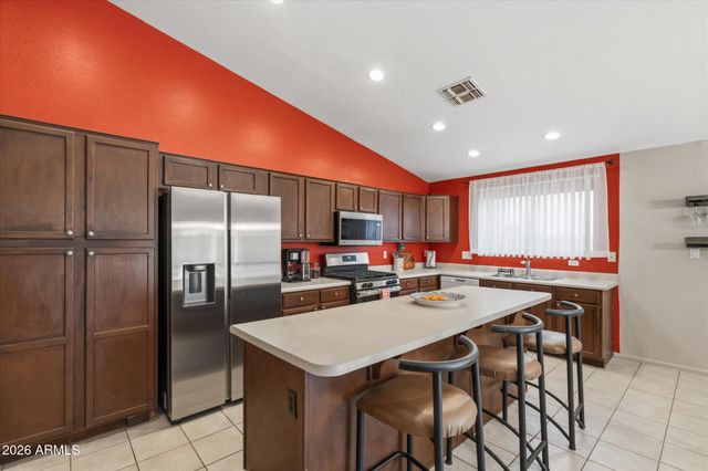 8830 W SALTER Drive, Peoria, AZ 85382