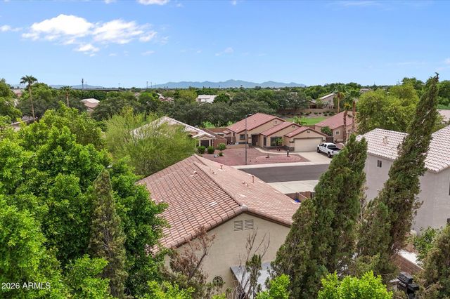 8830 W SALTER Drive, Peoria, AZ 85382