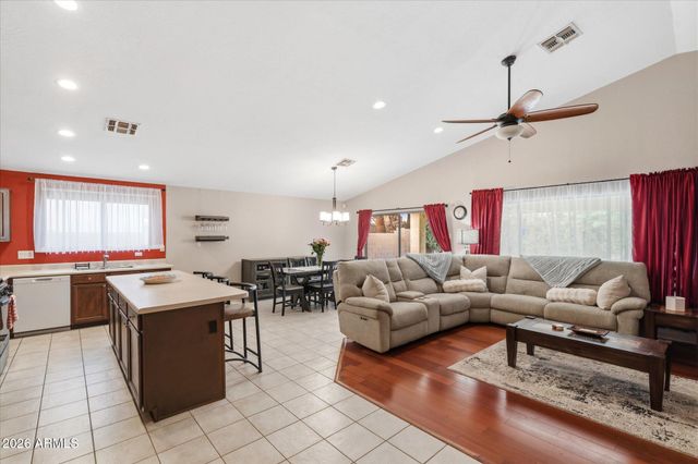 8830 W SALTER Drive, Peoria, AZ 85382
