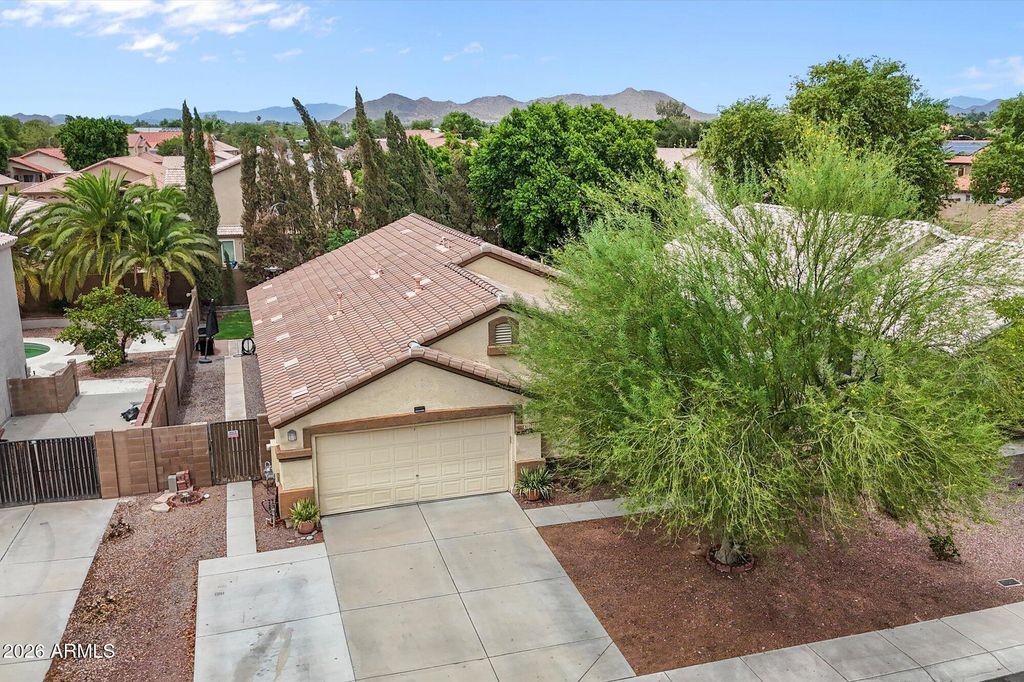 8830 W SALTER Drive, Peoria, AZ 85382 — photo 3