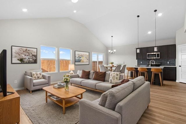 208 Lead Creek Drive, Fort Worth, TX 76131