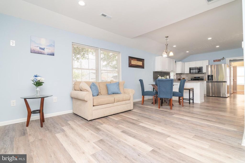 1154 W 6TH ST, Laurel, DE 19956