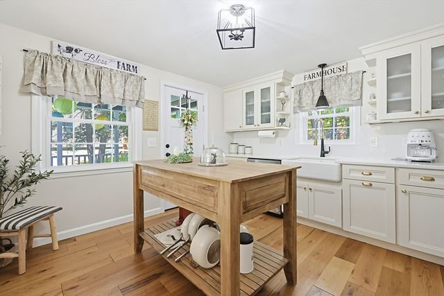 135 Locust St, Holliston, MA 01746