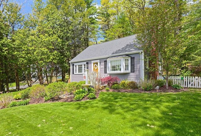 135 Locust St, Holliston, MA 01746