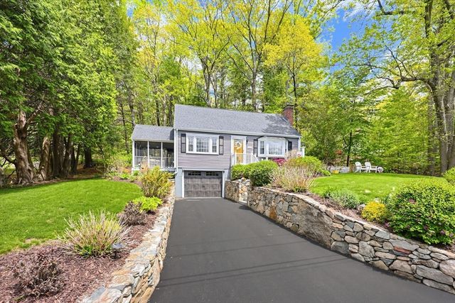 135 Locust St, Holliston, MA 01746