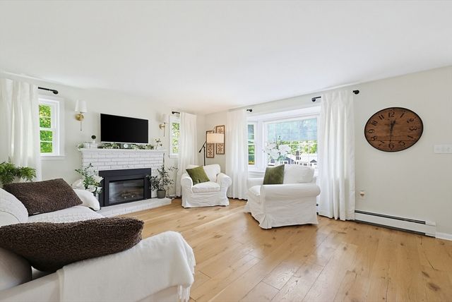 135 Locust St, Holliston, MA 01746