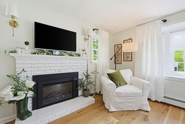 135 Locust St, Holliston, MA 01746