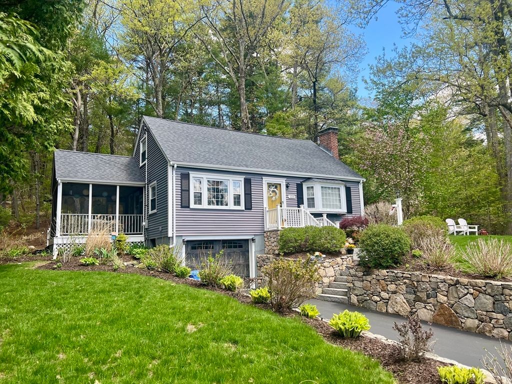 135 Locust St, Holliston, MA 01746