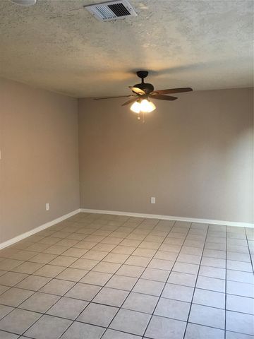 3010 Bee Cave Drive, Missouri City, TX 77459