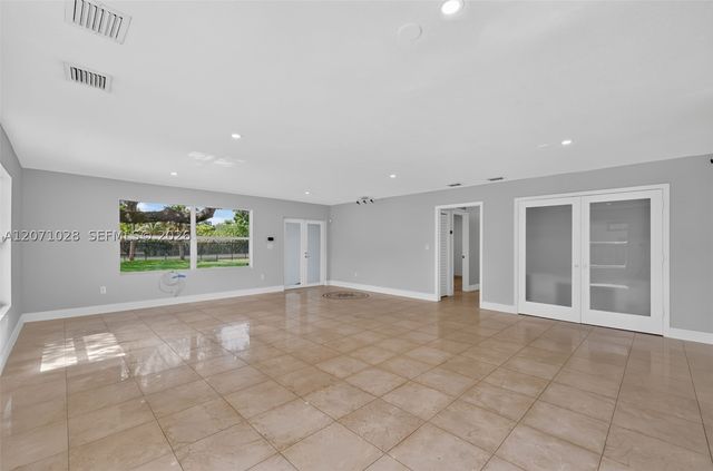 10890 SW 95th St, Miami, FL 33176