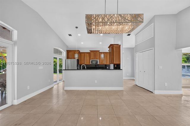 10890 SW 95th St, Miami, FL 33176