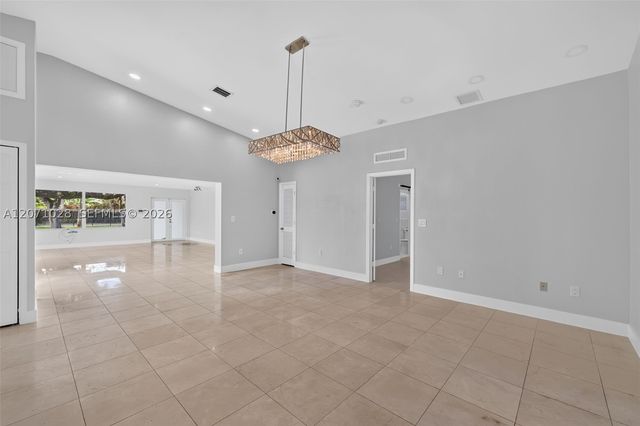 10890 SW 95th St, Miami, FL 33176
