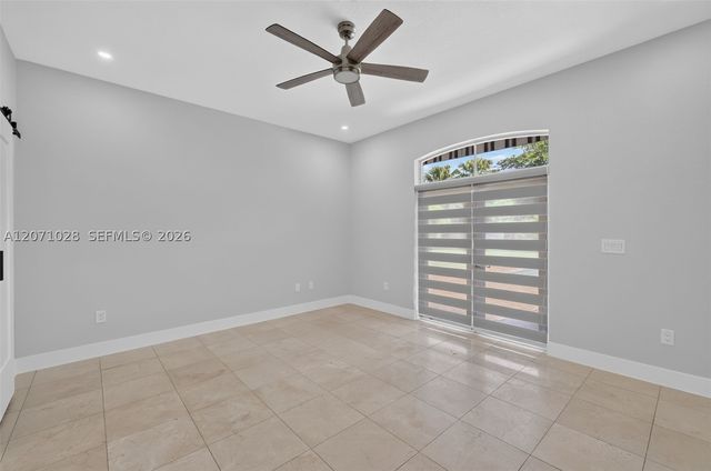 10890 SW 95th St, Miami, FL 33176