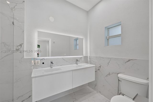 10890 SW 95th St, Miami, FL 33176