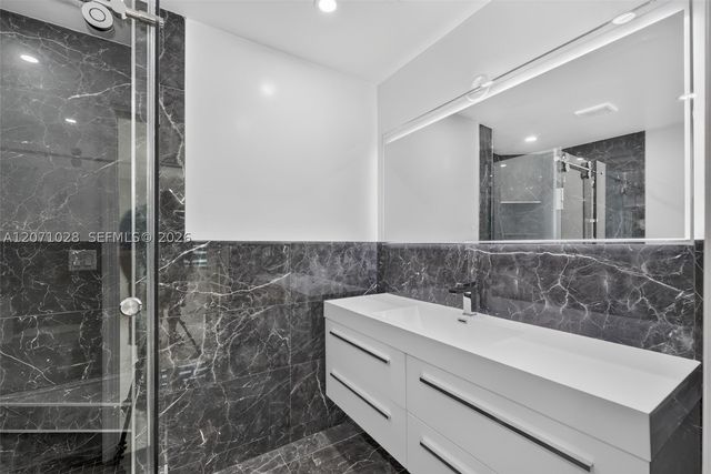 10890 SW 95th St, Miami, FL 33176