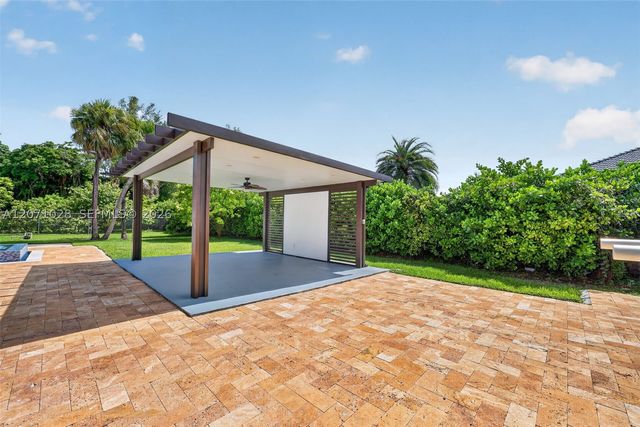 10890 SW 95th St, Miami, FL 33176