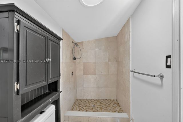 10890 SW 95th St, Miami, FL 33176