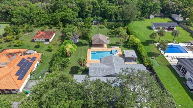 10890 SW 95th St, Miami, FL 33176