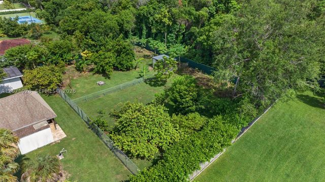 10890 SW 95th St, Miami, FL 33176