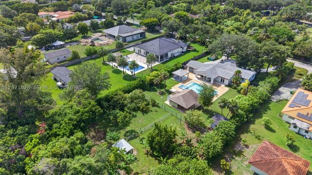 10890 SW 95th St, Miami, FL 33176