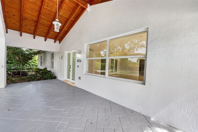 10890 SW 95th St, Miami, FL 33176