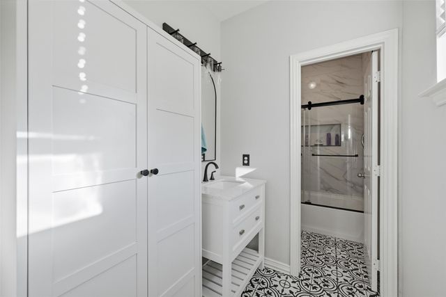 1305 Live Oak Lane, Savannah, TX 76227