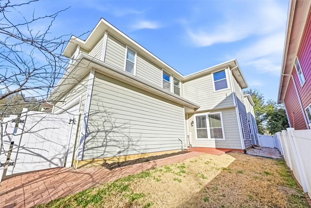 1305 Live Oak Lane, Savannah, TX 76227