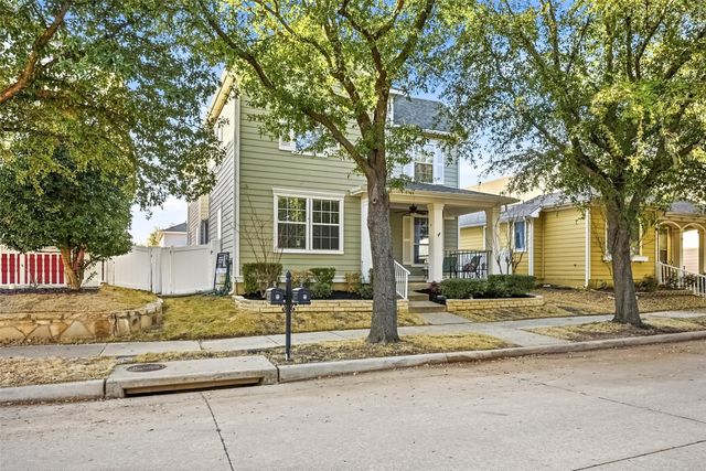 1305 Live Oak Lane, Savannah, TX 76227