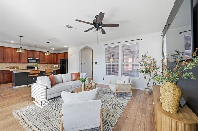 1305 Live Oak Lane, Savannah, TX 76227