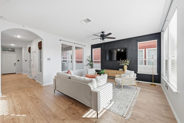 1305 Live Oak Lane, Savannah, TX 76227