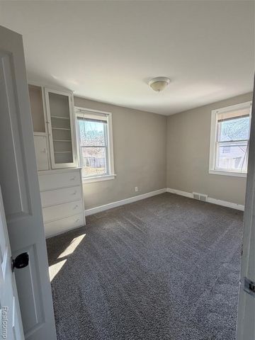 26614 Alger Boulevard, Madison Heights, MI 48071