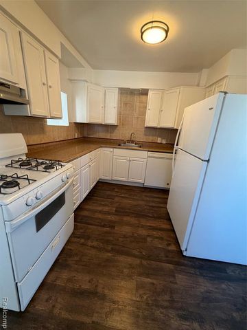 26614 Alger Boulevard, Madison Heights, MI 48071